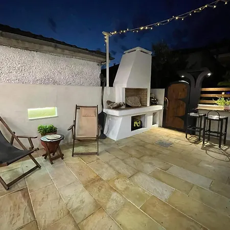 Babushka Studio-loft Near The Sea Olympiada