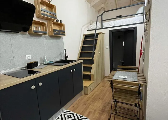 Babushka Studio-loft Near The Sea Olympiada