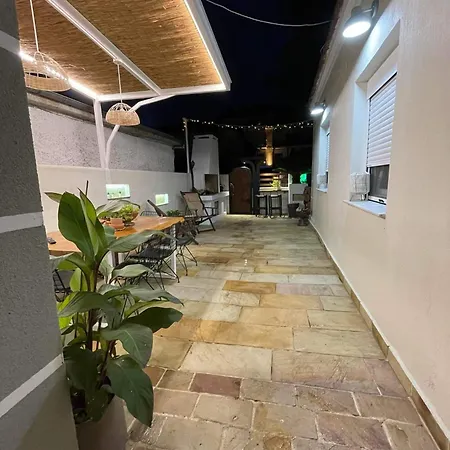 Babushka Studio-loft Near The Sea Апартаменты *